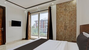 Superior Double Room | Egyptian cotton sheets, premium bedding, Select Comfort beds, desk - VIKRANT RESIDENCY 59 (Gurugram)