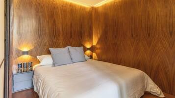 1 Schlafzimmer, Schreibtisch, Bügeleisen/Bügelbrett, Reisekinderbett