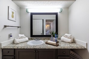 Bathroom - Family Friendly Retreat near Med Center NRG Stadium Perfect for Your Getaway (Houston)