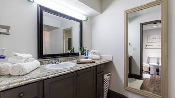 Towels, soap, shampoo, toilet paper