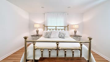 3 habitaciones, escritorio, tabla de planchar con plancha y wifi gratis