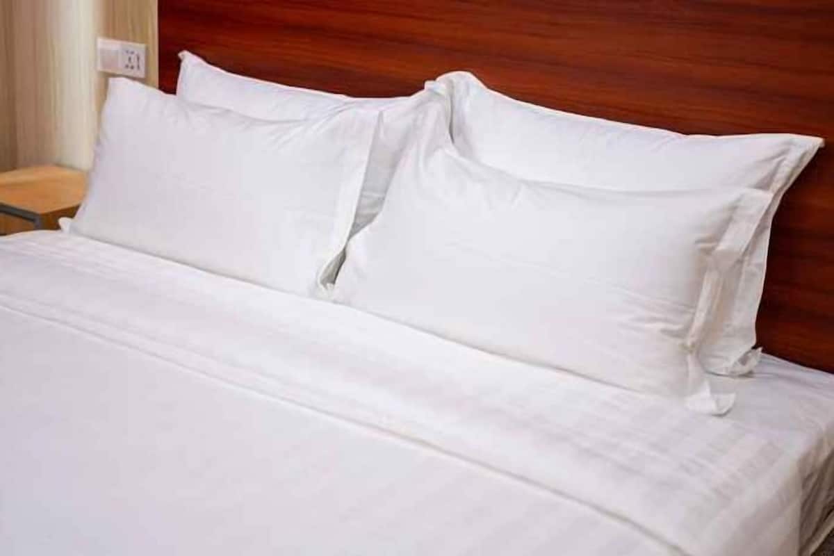 Bureau, fer et planche à repasser, Wi-Fi gratuit, draps fournis