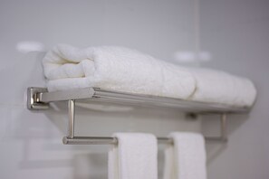 Deluxe Room, 1 King Bed, Non Smoking | Bathroom | Shower, free toiletries, hair dryer, slippers - Semporna Garden Hotel (Semporna)