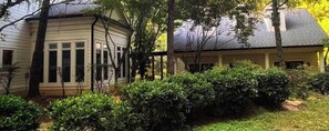 Exterior - Elegant, Private Studio in Covington “Hollywood of the South.” Near Atlanta (Covington)