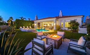 Outdoor pool, a heated pool - Extraordinary West mountain views PGA West/Greg Norman Course (La Quinta)