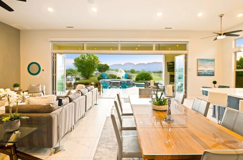 Extraordinary West mountain views PGA West/Greg Norman Course