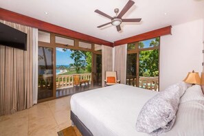 3 bedrooms, iron/ironing board, travel crib, free WiFi - Casa del Mar- 3 BR Ocean View House in Flamingo (Flamingo)