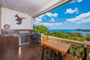 Outdoor dining - Casa del Mar- 3 BR Ocean View House in Flamingo (Flamingo)