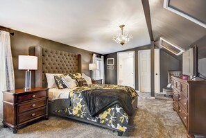 4 bedrooms, desk, free WiFi, bed sheets