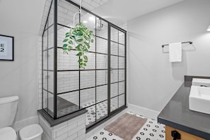 House, Multiple Beds, Patio, Partial Sea View | Bathroom | Shower, designer toiletries, towels, toilet paper