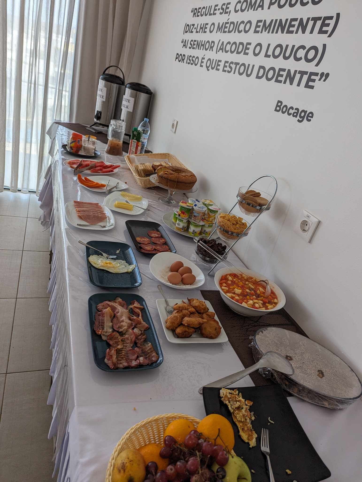 含每日自助早餐