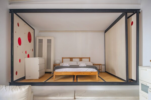 1 bedroom, iron/ironing board, free WiFi