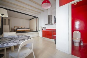 1 bedroom, iron/ironing board, free WiFi