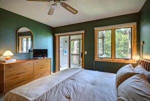 3 室のベッドルーム、WiFi (無料)、ベッドシーツ