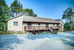 Exterior - Cozy Condo nearby Beech Mountain Ski Resort. Minutes to the Slopes! (Beech Mountain)