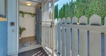< 1 Mi to Mall! Bright Single-Level Seattle Home