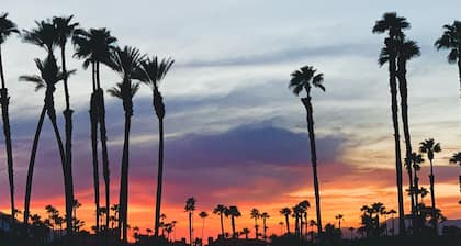 Beautiful 2-bdrm/2-bath Condo on the golf course in the Heart of Palm Desert