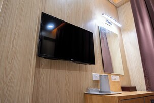 Iron/ironing board, free WiFi