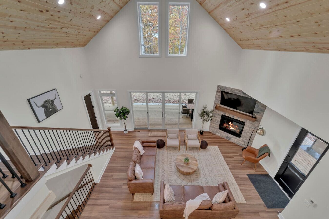 Smart TV, fireplace, video games, table tennis