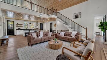 Älytelevisio, takka, videopelejä, pöytätennispöytä