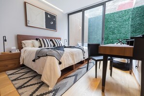 3 Schlafzimmer, Zimmersafe, Bügeleisen/Bügelbrett, Reisekinderbett