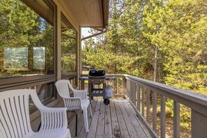 Property grounds - Lone Pine Retreat | Big Sky | Pet Friendly! (Big Sky)