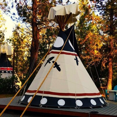 Raven’s Myth - Luxury Glamping 16' Tipi - Restrooms and Showers are only a short walk away.
