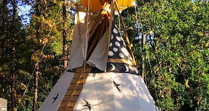 Sky Spirit -Luxury Glamping 18' Tipi - Restrooms and Showers are only a short walk away.