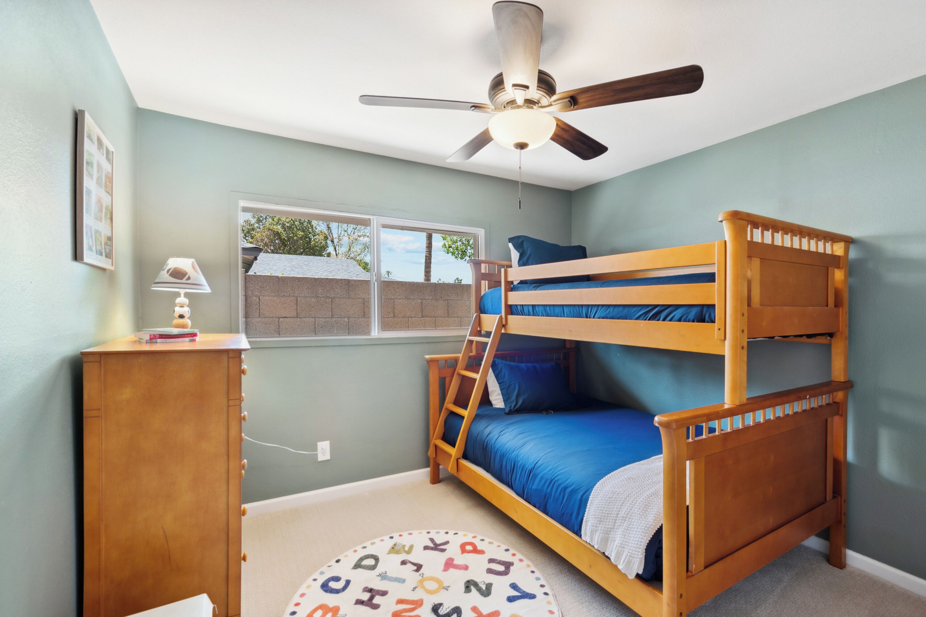 4 bedrooms, desk, iron/ironing board, free WiFi