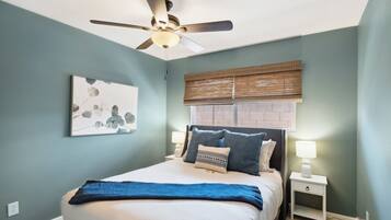 4 slaapkamers, een bureau, een strijkplank/strijkijzer, gratis wifi