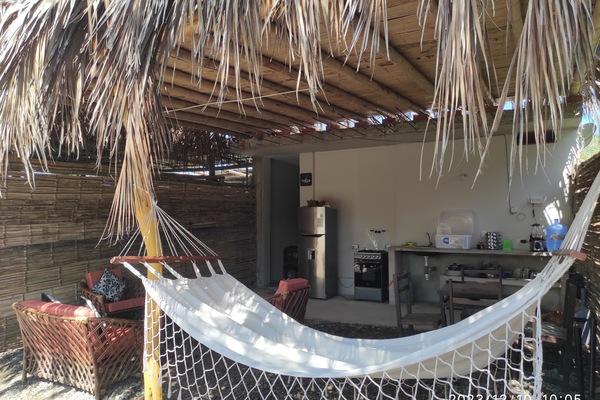 Televisión de pantalla plana y futbolito