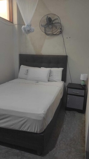 Badewanne und Dusche (separat), Regendusche