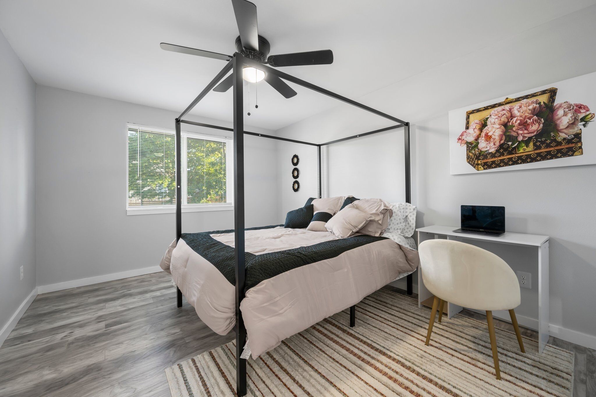 Big family-sized house with home office and 5 minutes away from everything!
