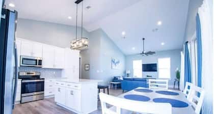 Stunning Comfortable Beach View House! Play Pool by the Beach! Great Family fun!