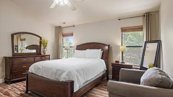 House | 4 bilik tidur, seterika/papan seterika, Wi-fi percuma