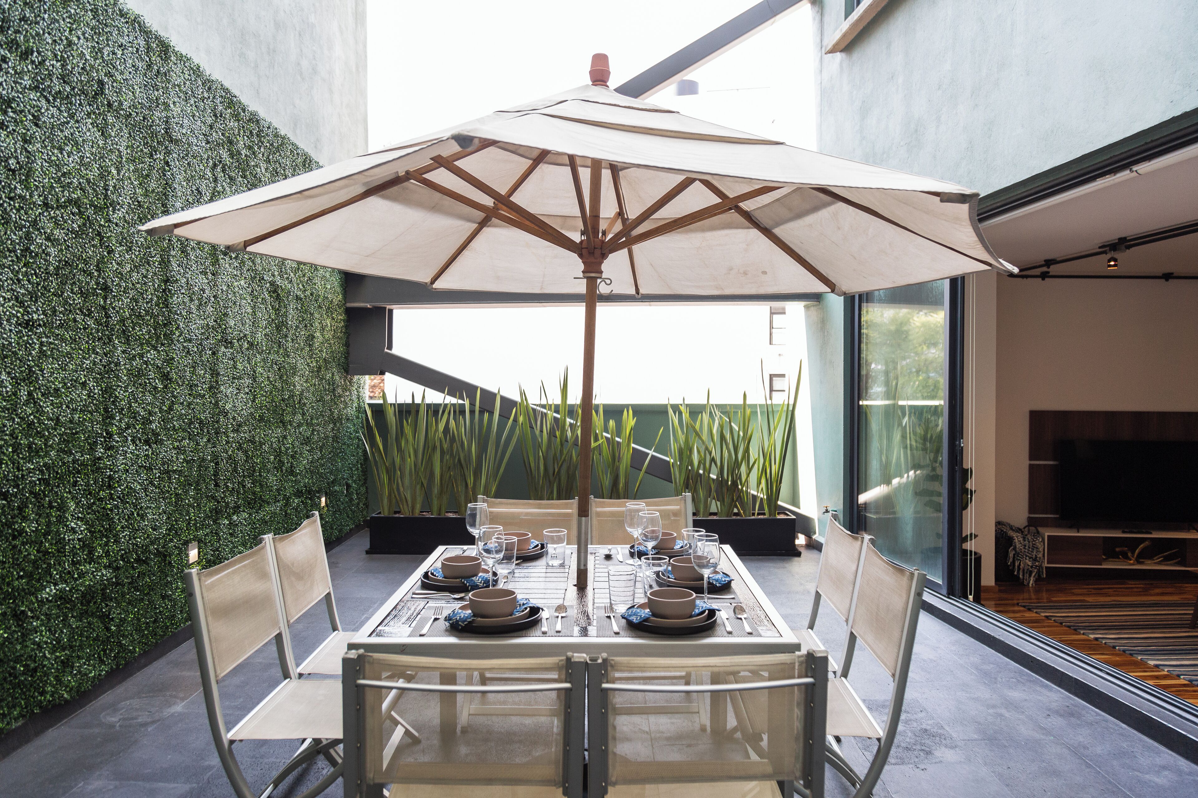 Outdoor dining