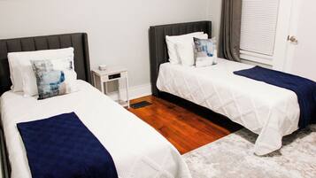 2 bedrooms, desk, iron/ironing board, free WiFi