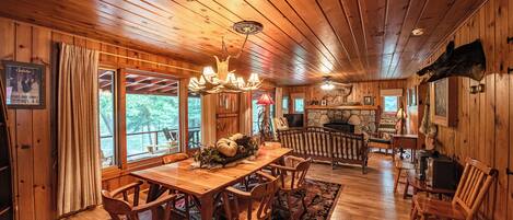 Hus | Eget kjøkken | Kjøleskap, mikrobølgeovn, ovn og oppvaskmaskin