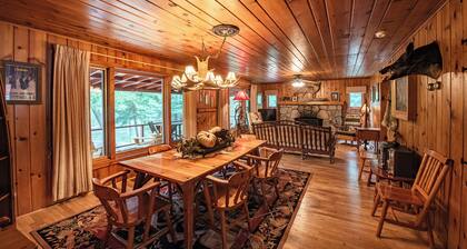 Cozy Riverside Getaway Pine Bend Cottage