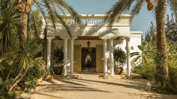 Fachada da propriedade