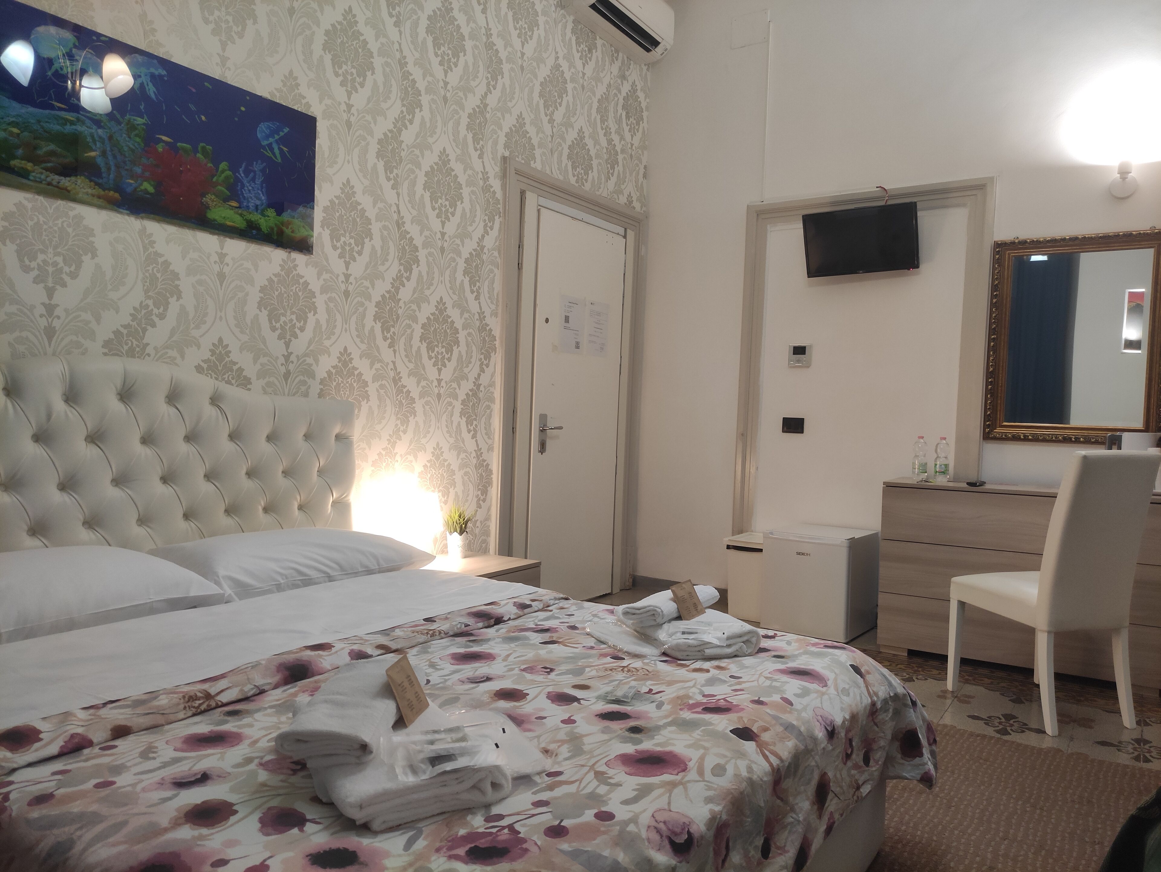 Deluxe-Doppelzimmer | Schreibtisch, schallisolierte Zimmer, kostenloses WLAN, Bettwäsche