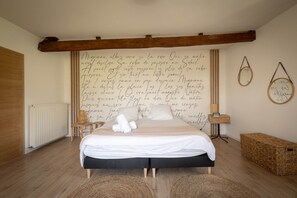 Spa - Ferme Sarthou, 14 Personnes, Avec Piscine, 5 Étoiles (Lucq-de-Béarn)