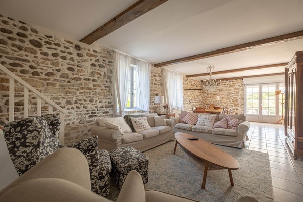 salon salle a manger sarthou gite 1