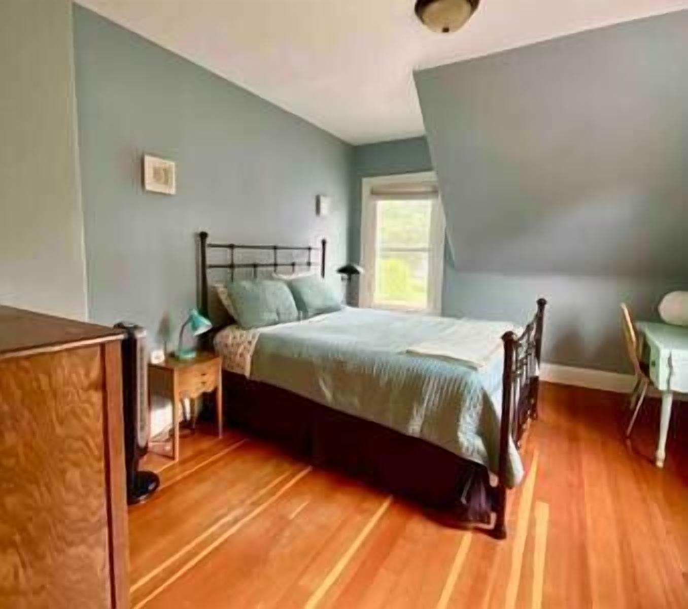 3 chambres, fer et planche à repasser, lit parapluie, Wi-Fi