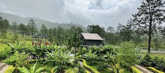 Tinyhouses and Tropical Gardens Con Paisaje a la Montaña, a 25 min del Airport