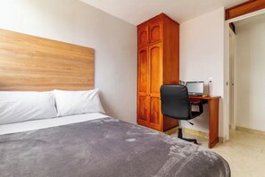 3 Schlafzimmer, Bügeleisen/Bügelbrett, WLAN, Bettwäsche