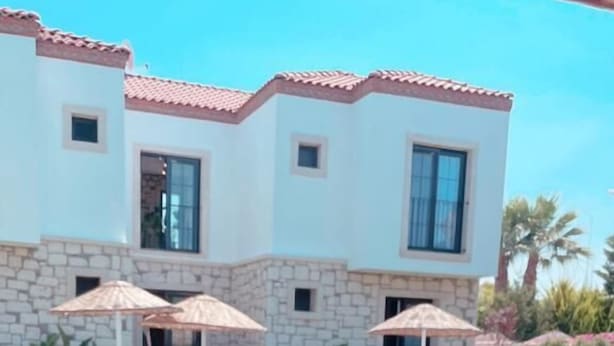 فطور من الأطباق المحلية مجانًا يوميًا