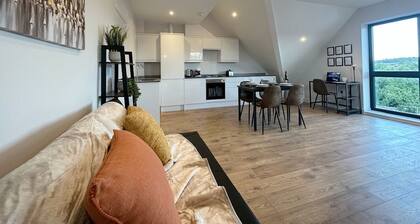 Stylish & Spacious Apartment