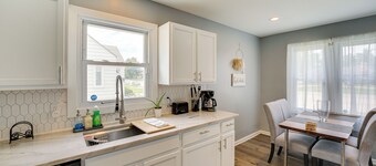 Pet-Friendly Southfield House w/ Ping-Pong Table!
