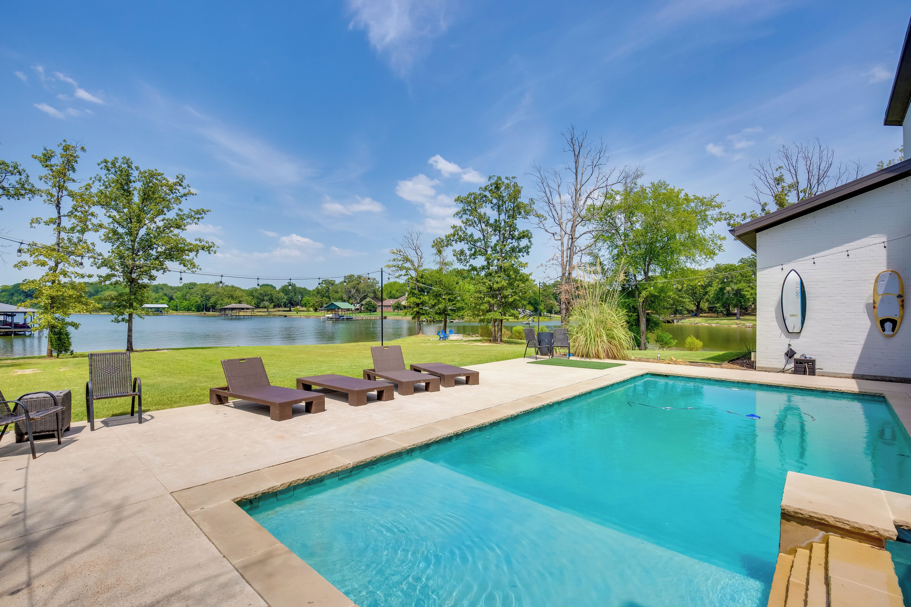 Malakoff Home on Cedar Creek Reservoir w/ Pool!